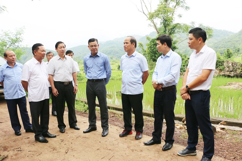 Huyện Tân Lạc: Huy động mọi nguồn lực để phát triển nhanh, bền vững