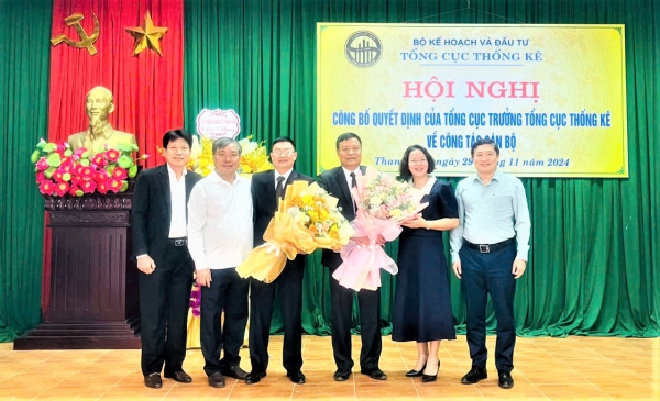 Hội nghị công bố Quyết định công tác cán bộ  tại Cục Thống kê tỉnh Thanh Hóa 4